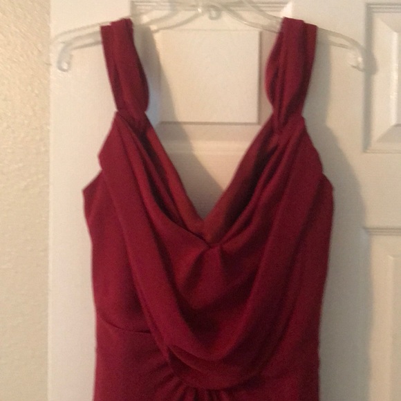 Pretty maids red maxi prom/bridesmaid dress. - Picture 3 of 6